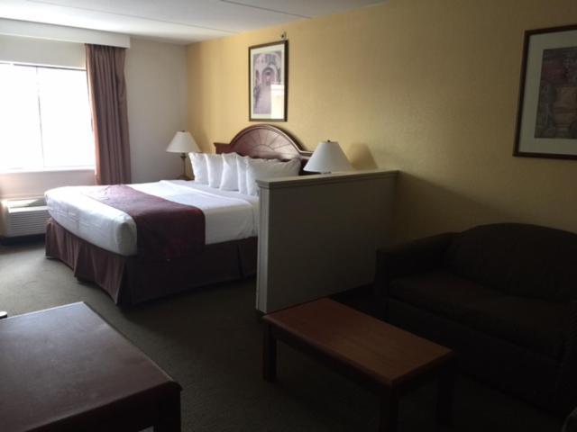 Days Inn & Suites By Wyndham Laurel Near Fort Meade מראה חיצוני תמונה