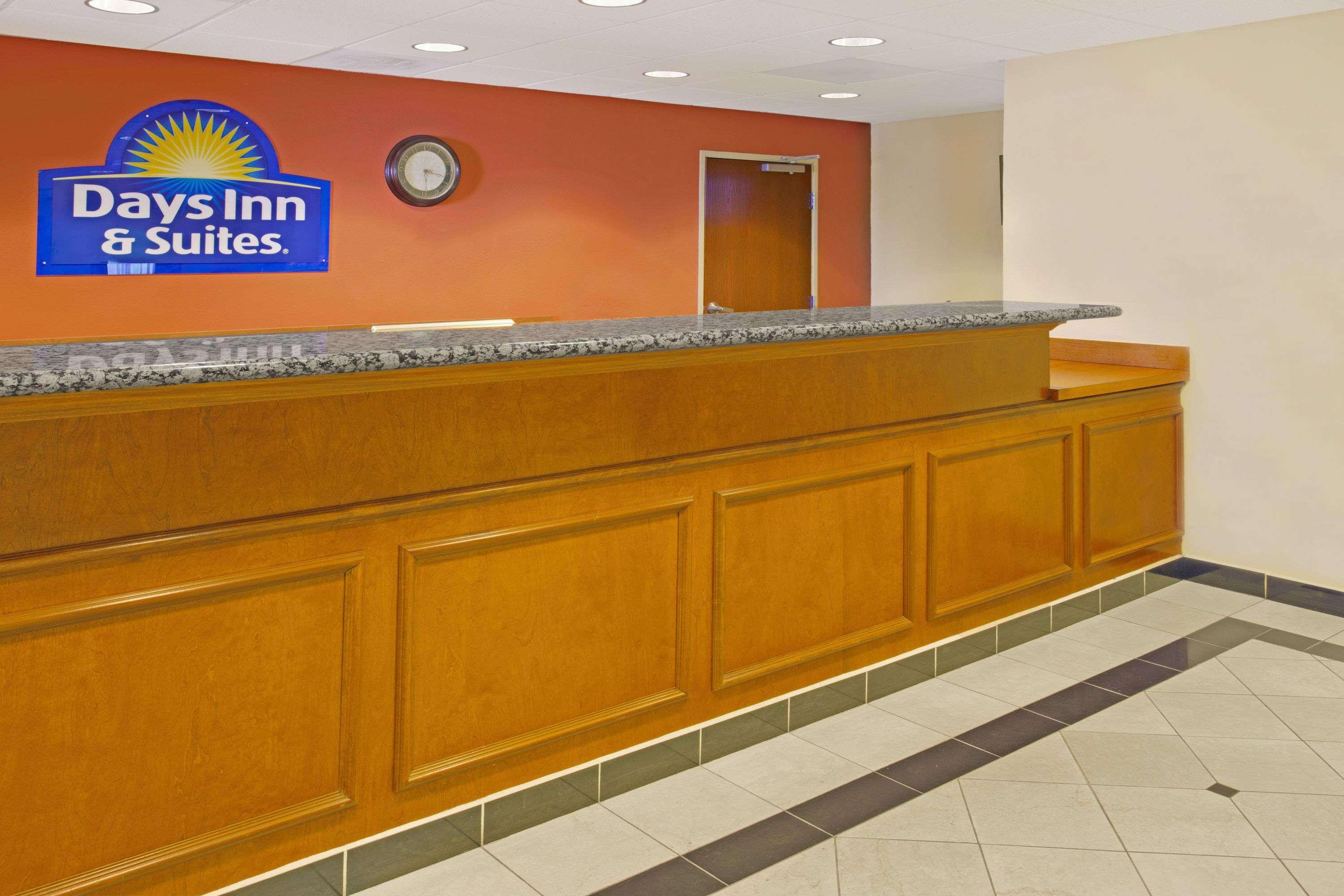 Days Inn & Suites By Wyndham Laurel Near Fort Meade מראה חיצוני תמונה