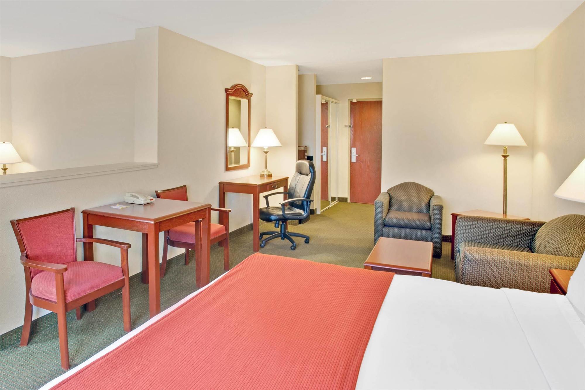 Days Inn & Suites By Wyndham Laurel Near Fort Meade מראה חיצוני תמונה